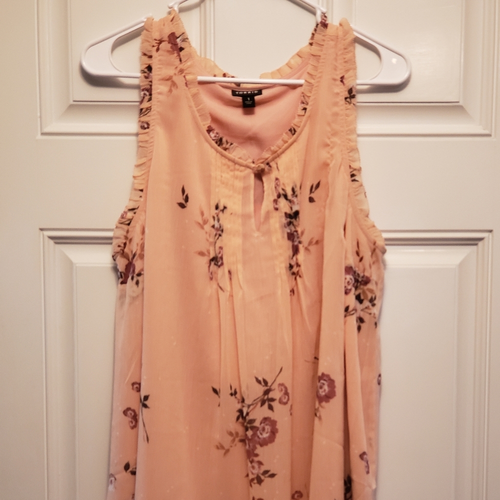 Peach sleeveless tank with flowers